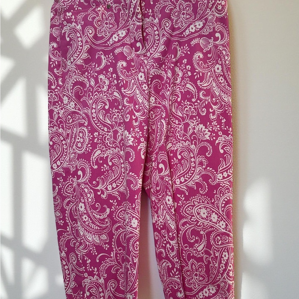 Women’s Capri’s 10 Petite EUC-Paisley Design - Summer Essential